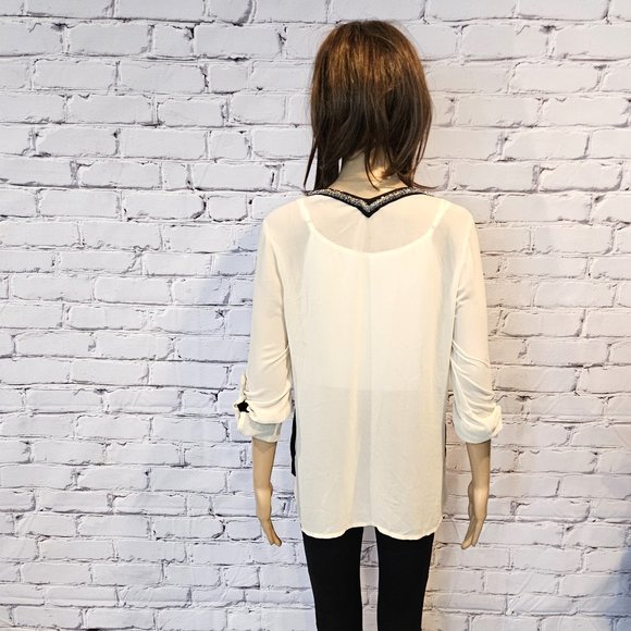 ROMEO & JULIET COUTURE, long sleeve blouse, Size: medium - Picture 7 of 11